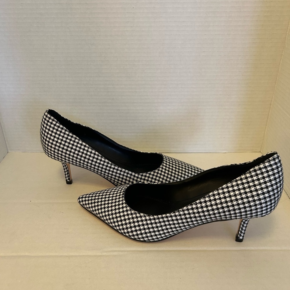 Marc Fisher Womens Size 7.5 M Alola Houndstooth Pump 2.5" heels Black & White.